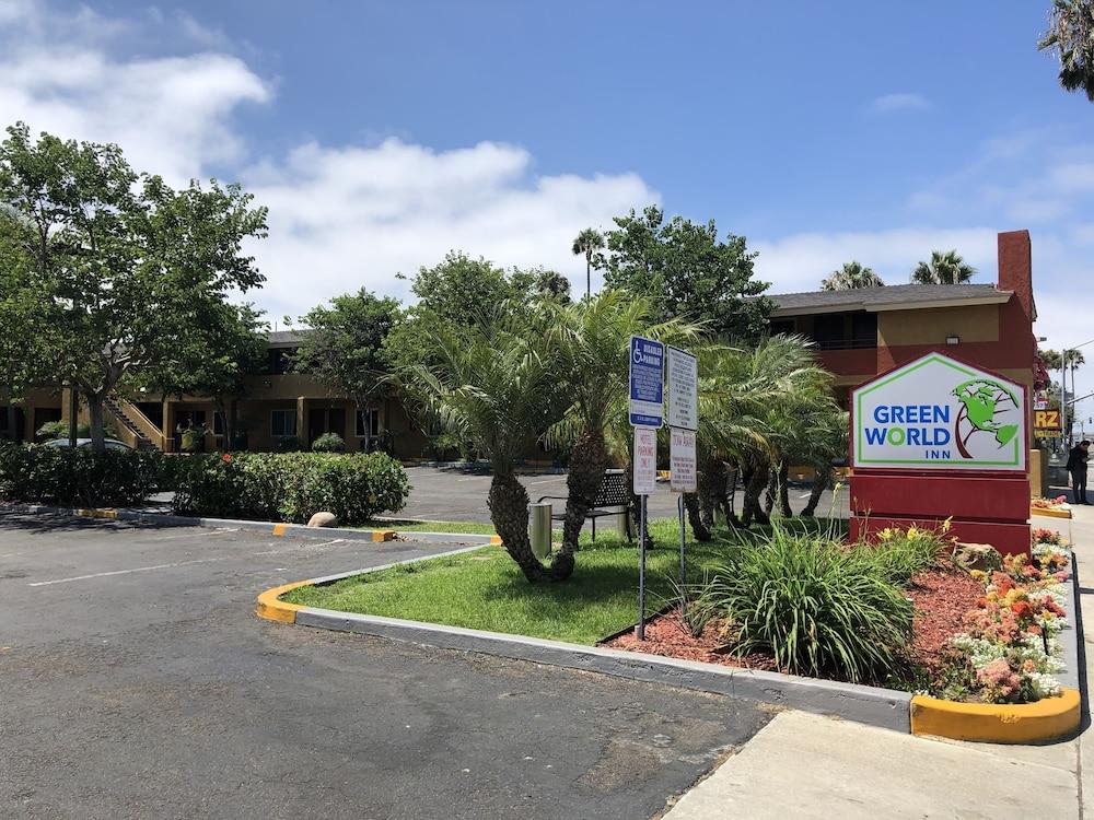 Ramada By Wyndham Near Seaworld / Mission Beach San Diego Eksteriør billede
