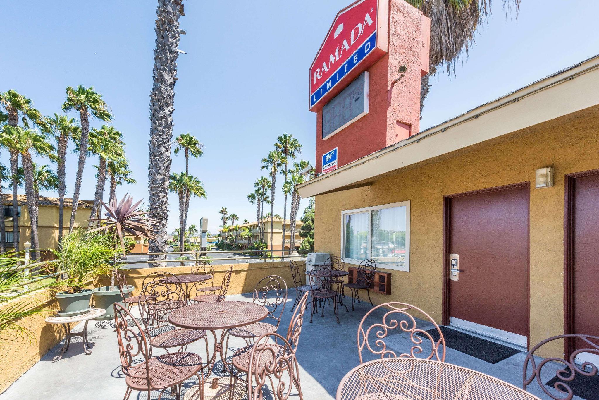 Ramada By Wyndham Near Seaworld / Mission Beach San Diego Eksteriør billede